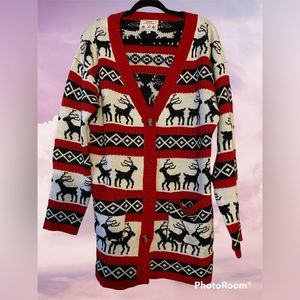 V28 Christmas reindeer cardigan